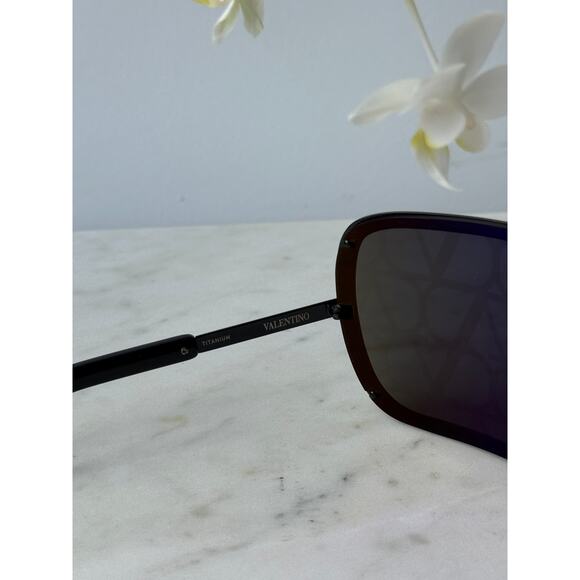 NEW Valentino Romask Black Logo Mirror Mask Sunglasses $920 - Picture 5 of 7